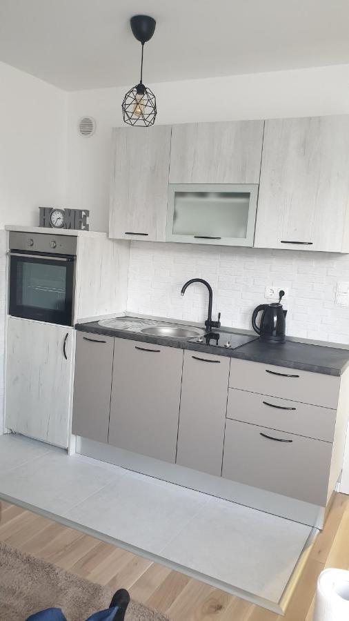 Apartman Viktoria Tuzla Eksteriør billede