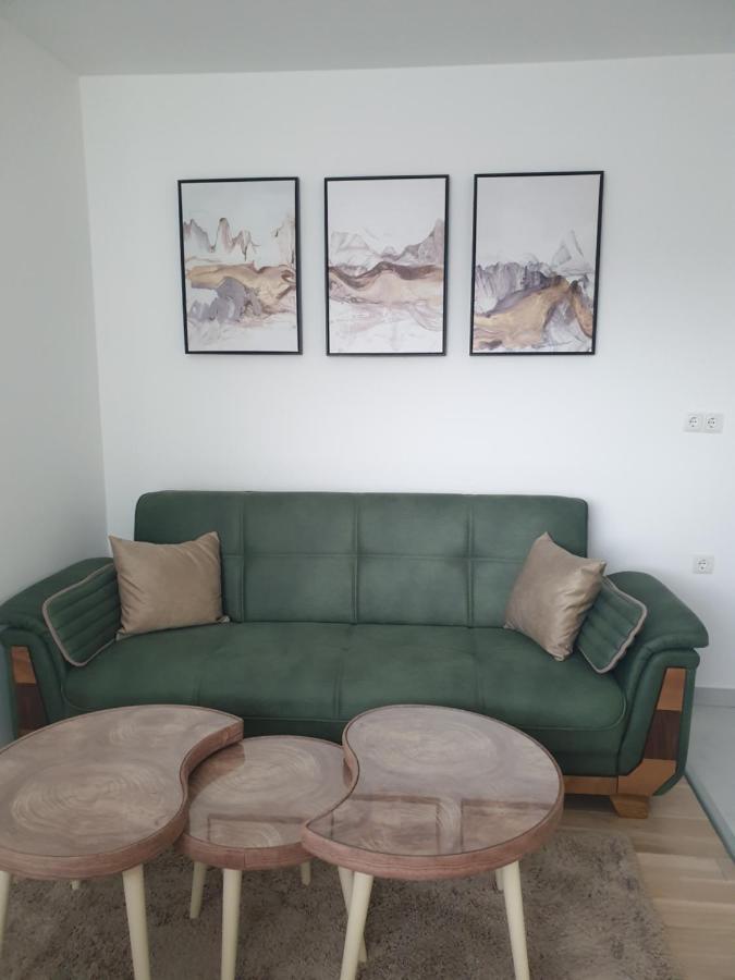 Apartman Viktoria Tuzla Eksteriør billede